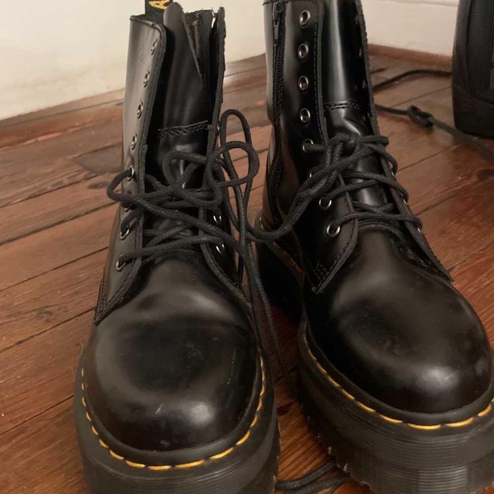 Doc Marten Jadon Boots